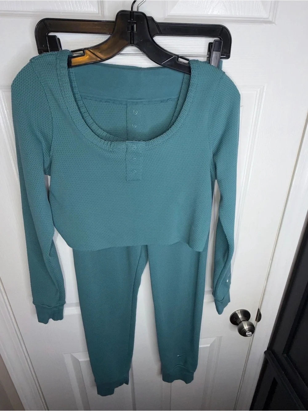 NWOT Nike Women’s Medium Everyday Waffle Knit Crop Top & Legging Pant Set M Teal